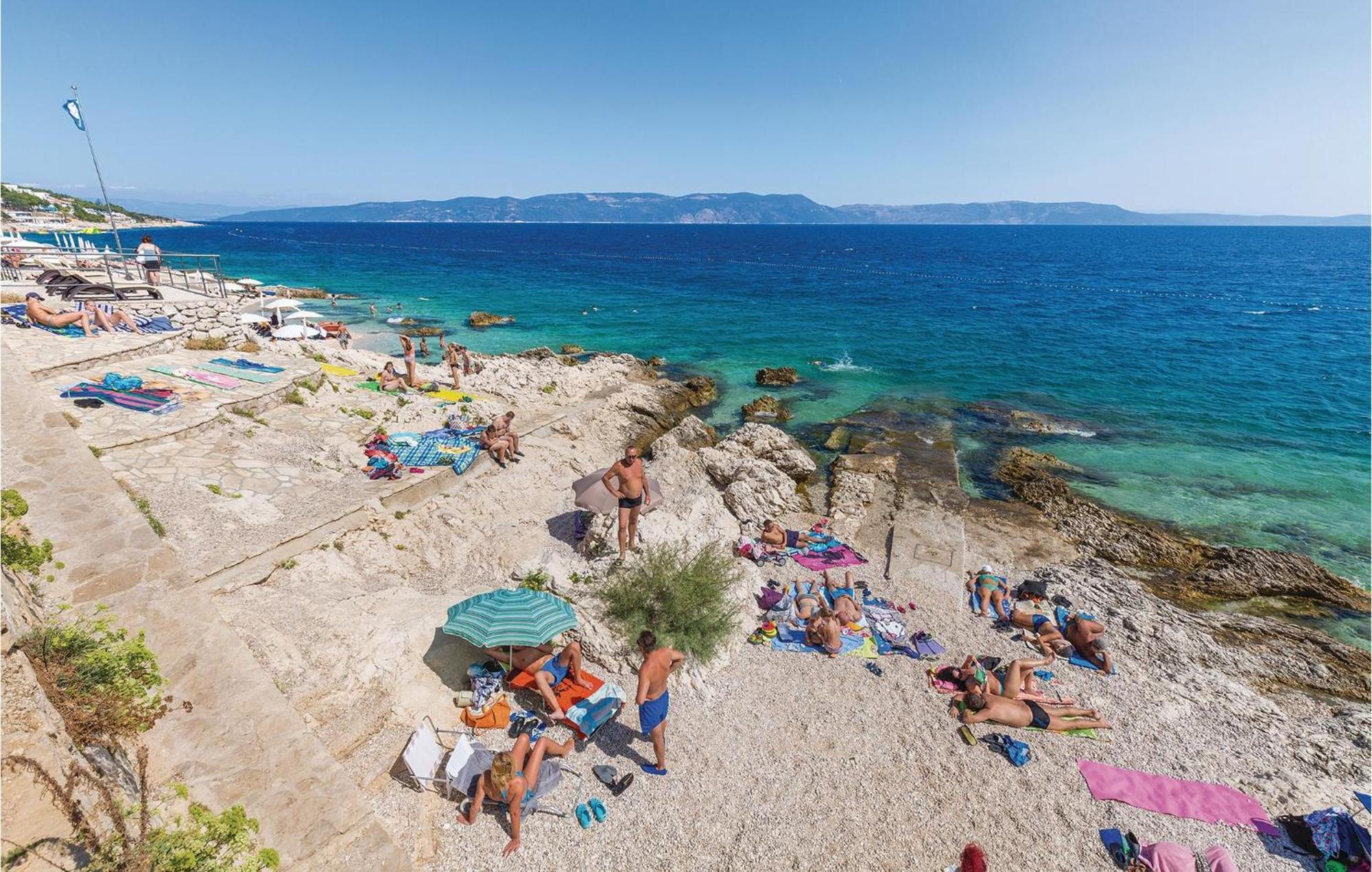 2 Bedroom Gorgeous Apartment In Rabac Exterior photo