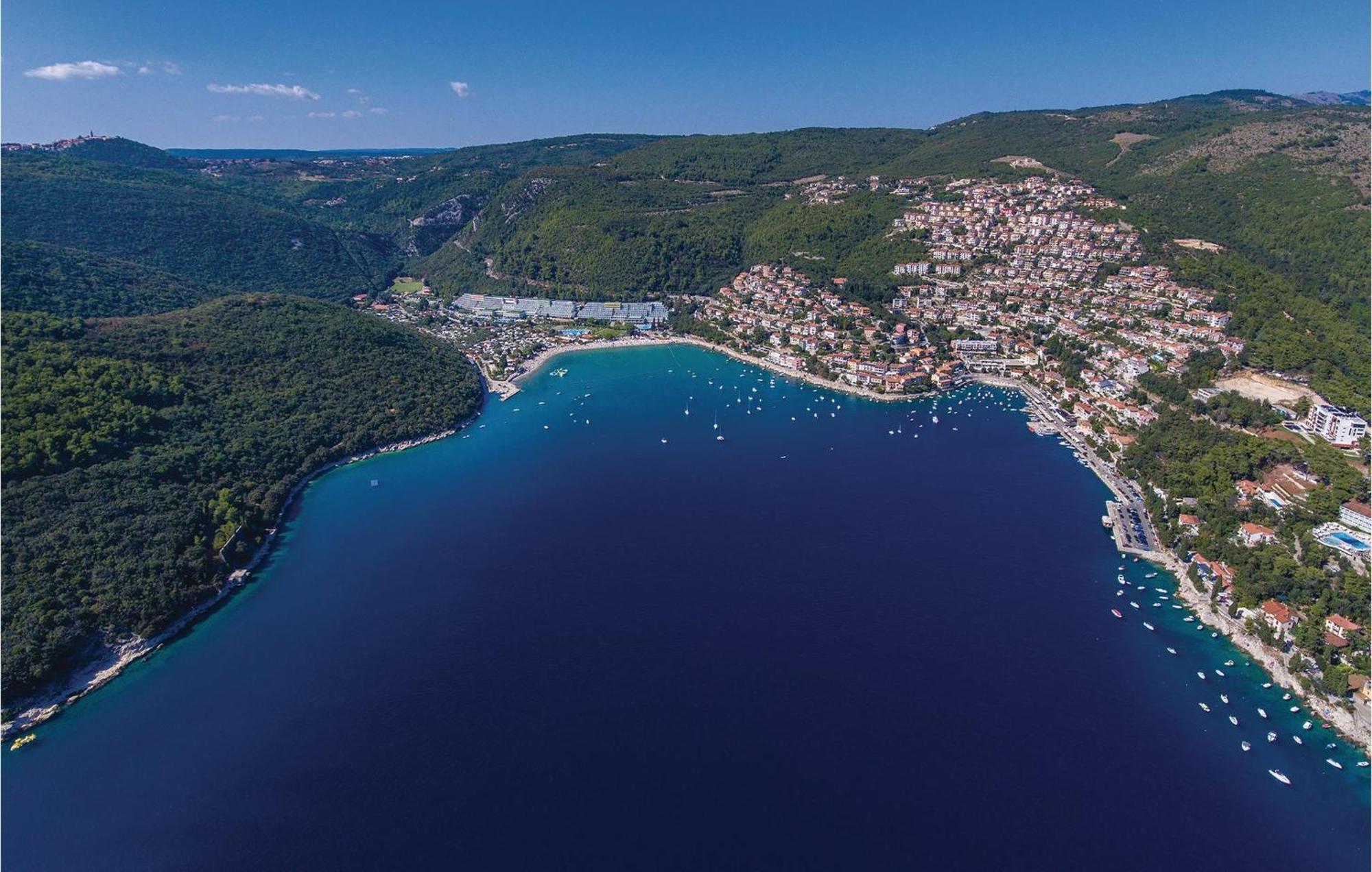 2 Bedroom Gorgeous Apartment In Rabac Exterior photo
